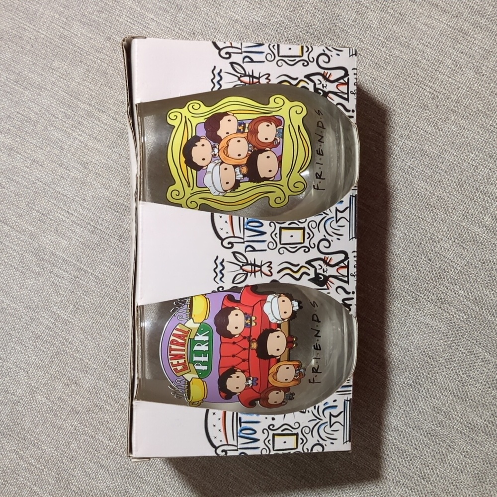 FRIENDS Glassware Set